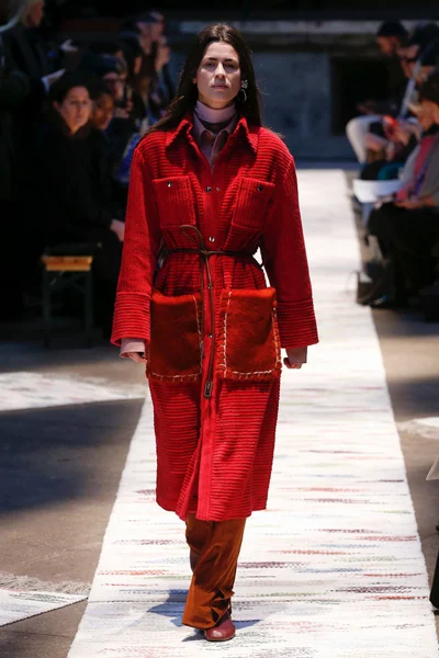 Look 32